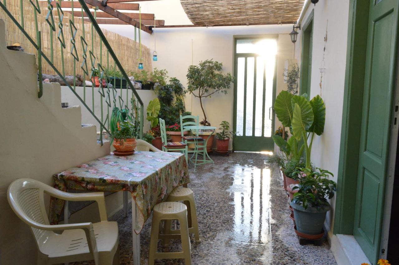 דירות Pireas Port Next To Metro Artistic House מראה חיצוני תמונה