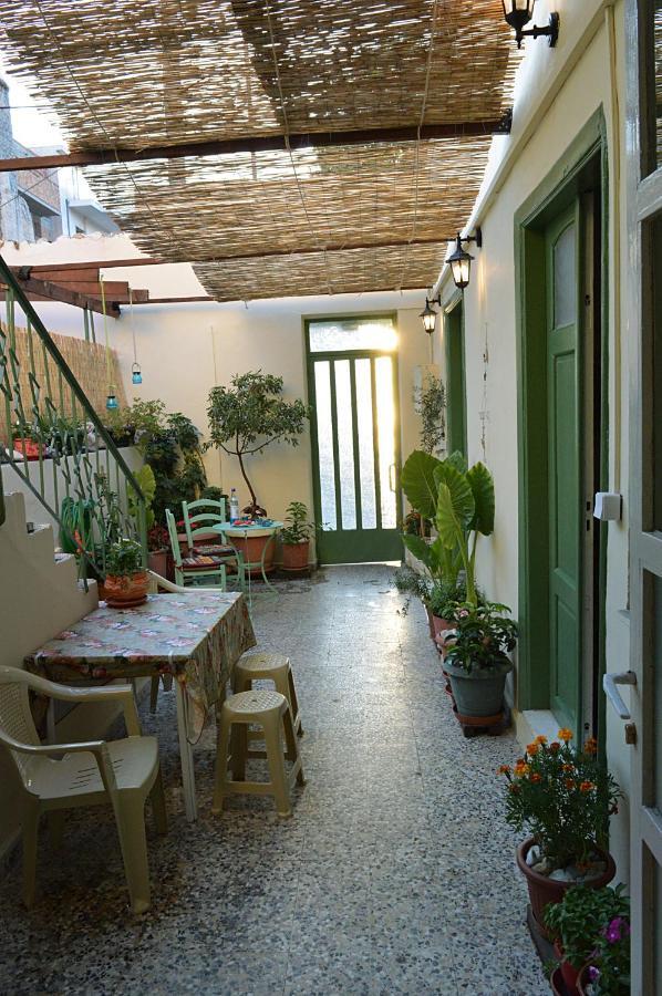 דירות Pireas Port Next To Metro Artistic House מראה חיצוני תמונה